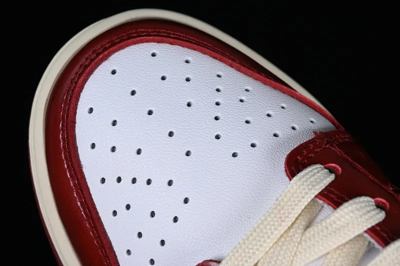 All Categories Nk SB Dunk Series Nk SB Dunk Low Low-top sneakers Cost-effective version Nk Dunk Low Prm "Team Red" Retro white and red SB low-top sports and leisure sneakers FJ4555-100